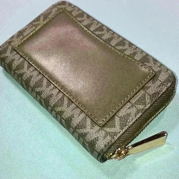 EUC 🔥Michael Kors Card Case Zipped Wallet - Picture 12 of 16